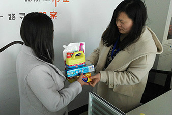 三八節(jié)，向女同胞們致敬